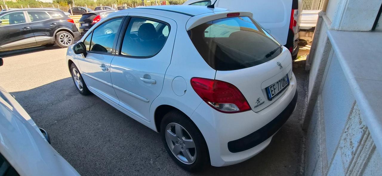 Peugeot 207 1.4 HDi 70CV FAP 5p. X Line
