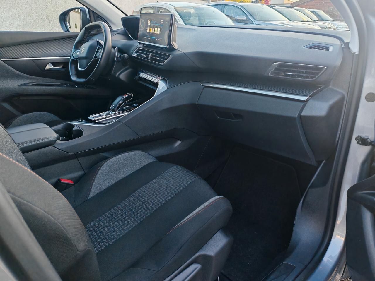 Peugeot 3008 1.5BlueHDi navig led cruise 2021