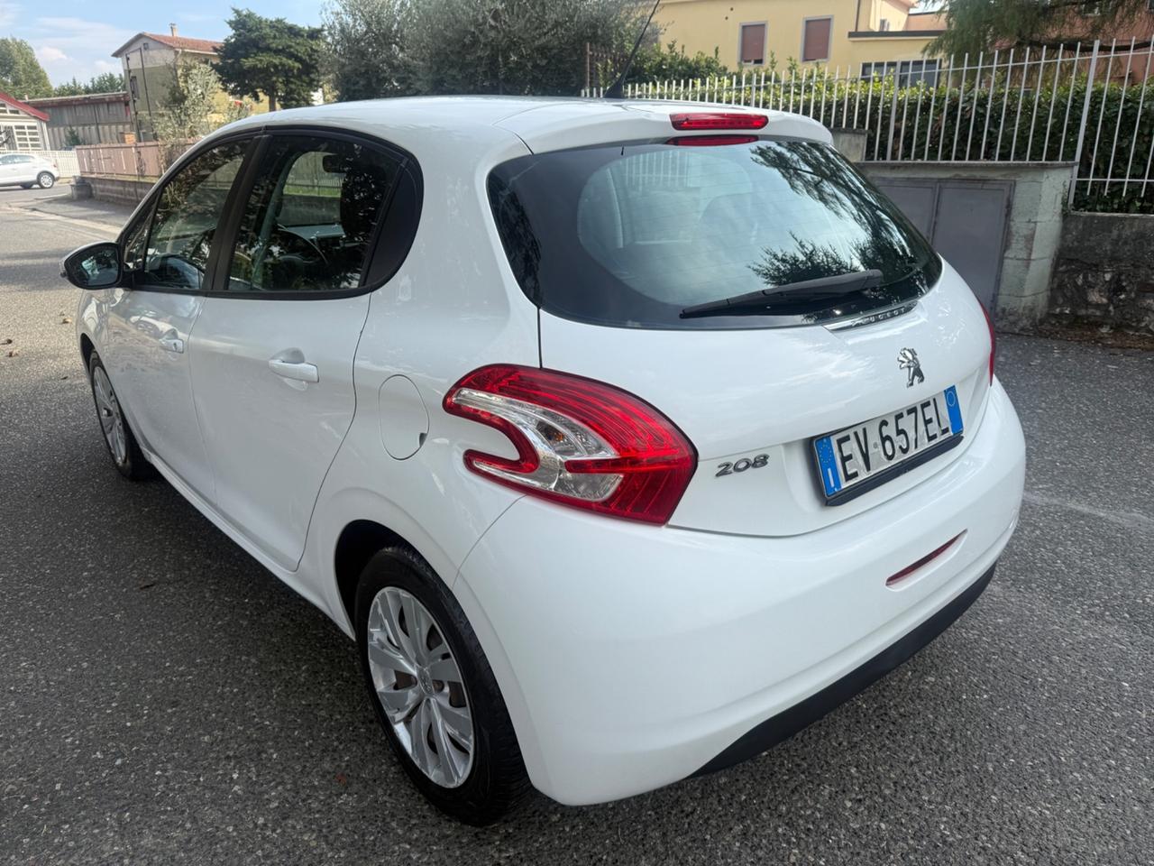 Peugeot 208 PureTech 82 5 porte Allure