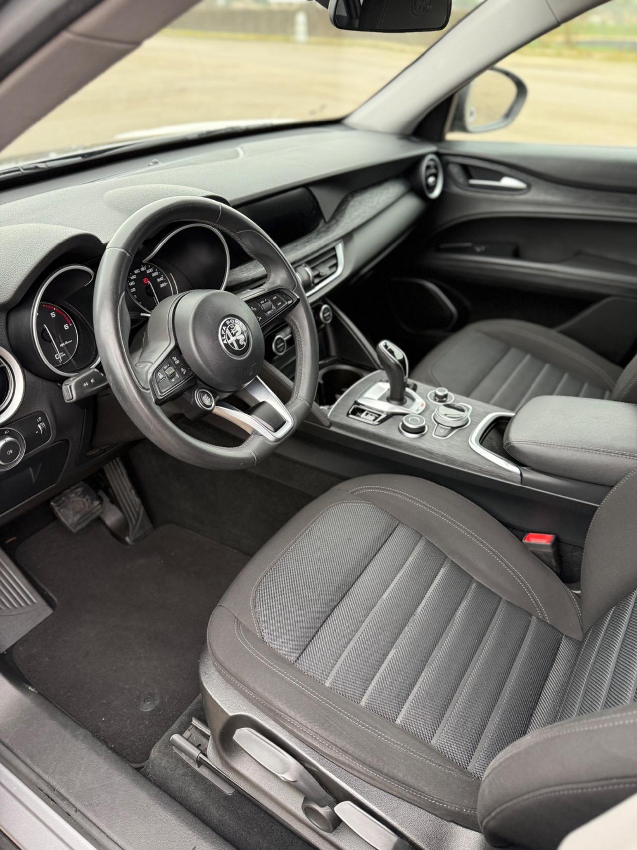 Alfa Romeo Stelvio 2.2 Turbodiesel 160 CV AT8 RWD Business