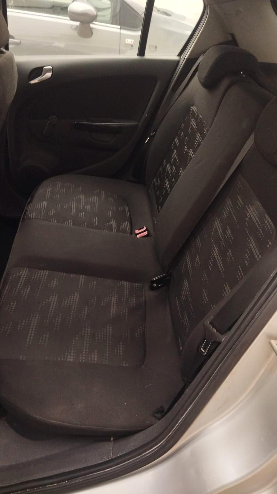 Opel Corsa 1.2 5 porte Cosmo