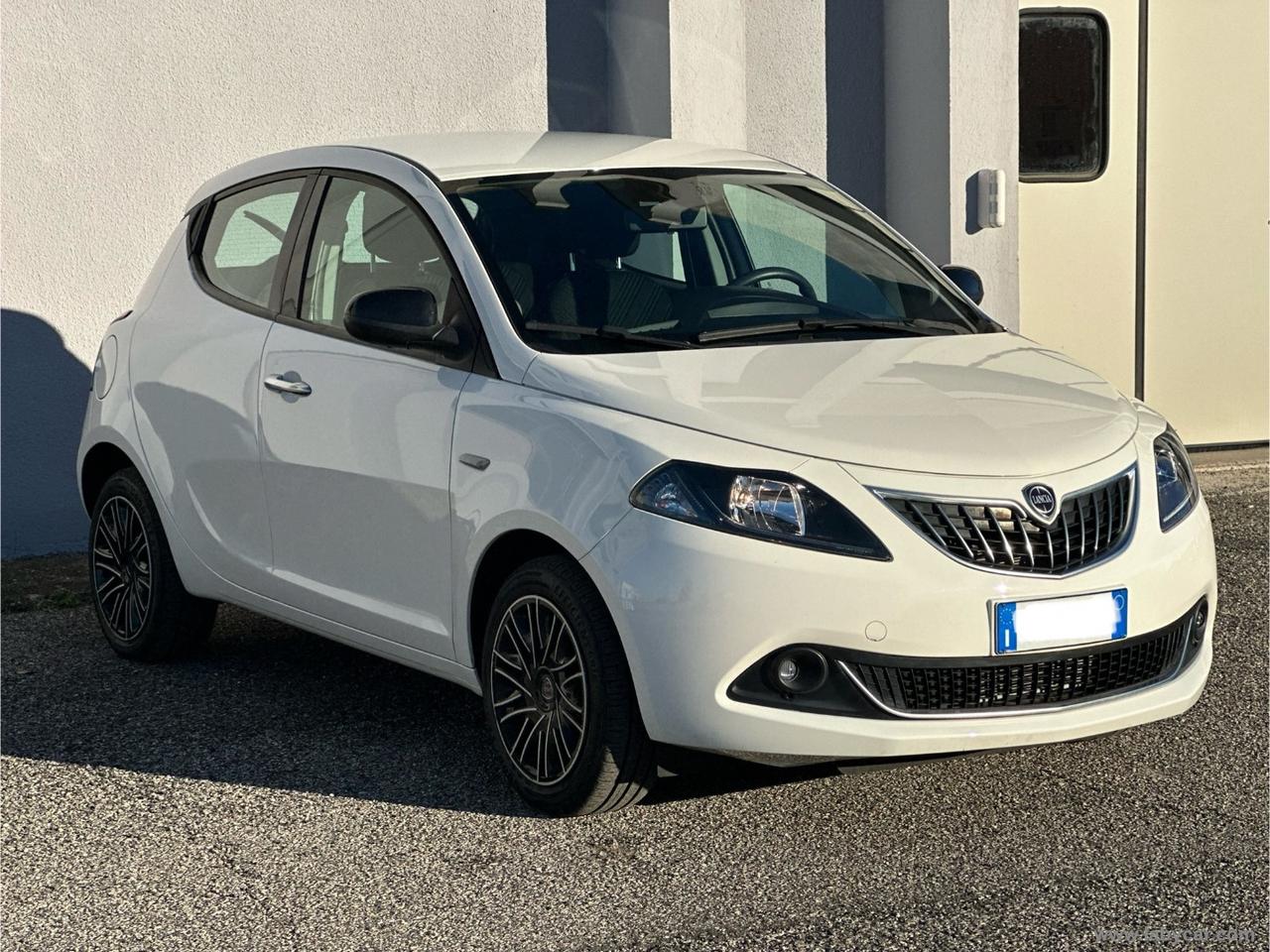 LANCIA Ypsilon 1.0 HYBRID Gold 70CV