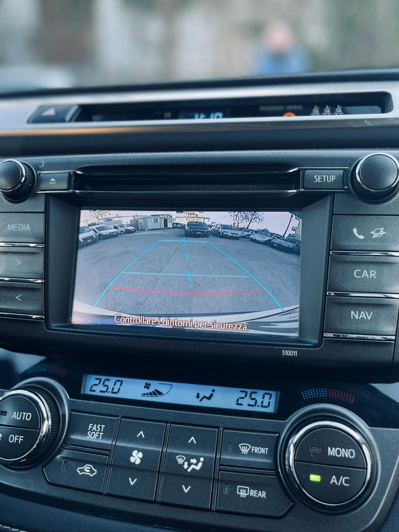 Toyota RAV 4 RAV4 2.0 D-4D 4WD Style White Ed.