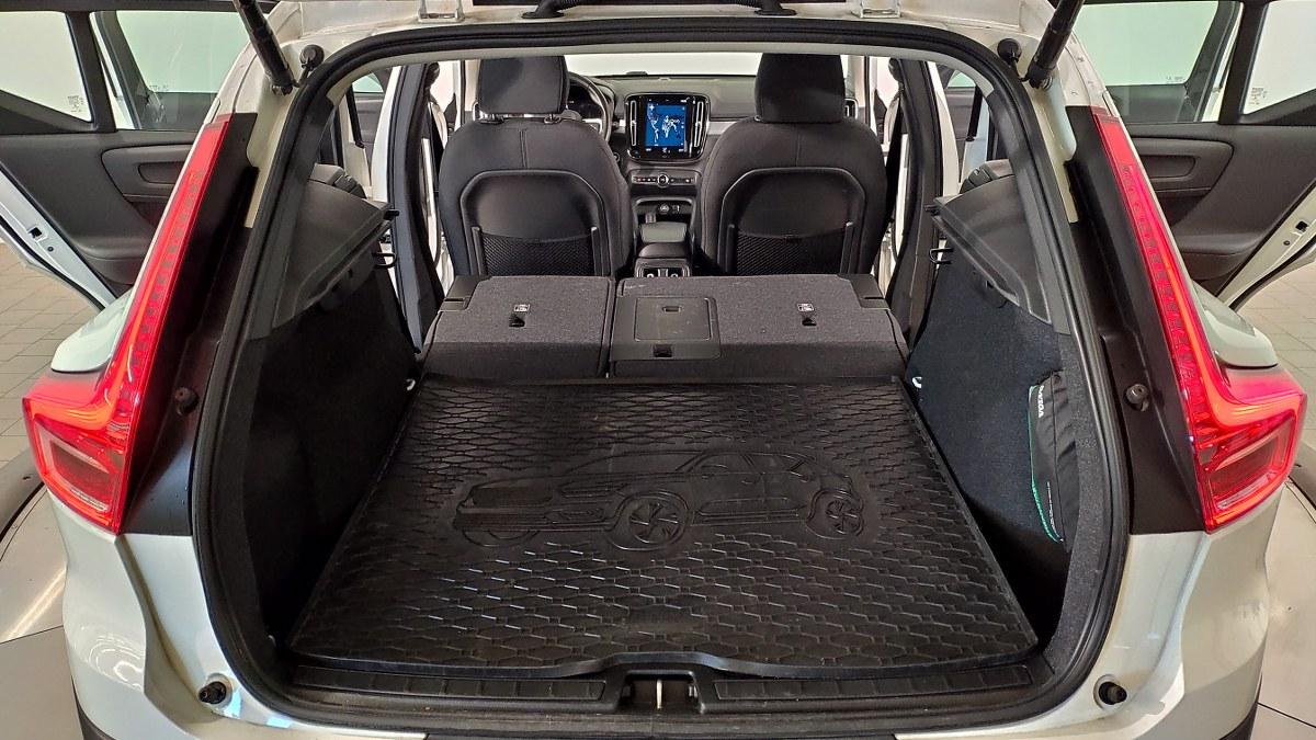 VOLVO Xc40 T2 Geartronic Momentum Pro N-1