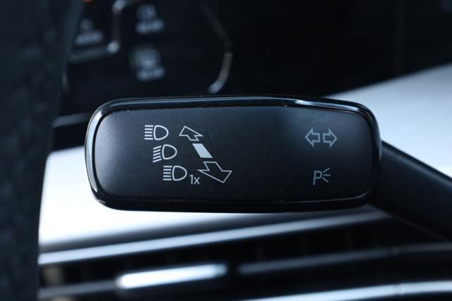 VOLKSWAGEN Golf 2.0 TDI 115 CV SCR Life PREZZO NETTO