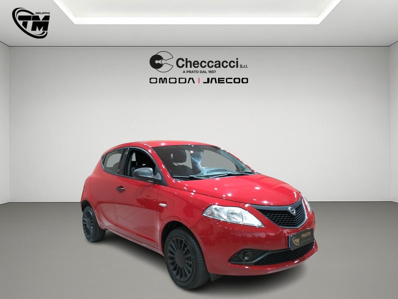 Lancia Ypsilon 1.0 FireFly 5 porte S&S Hybrid Ecochic Silver