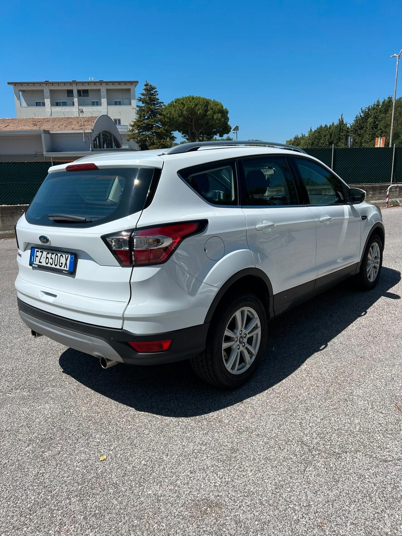 Ford Kuga 1.5 benzina - 19.200 KM!!!