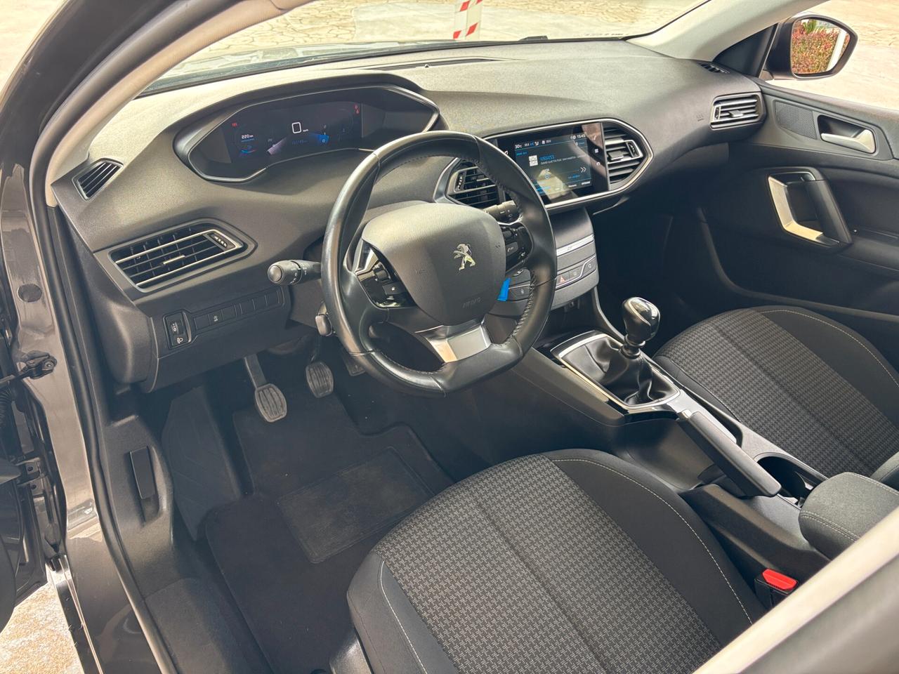 Peugeot 308 BlueHDi 130 S&S Business