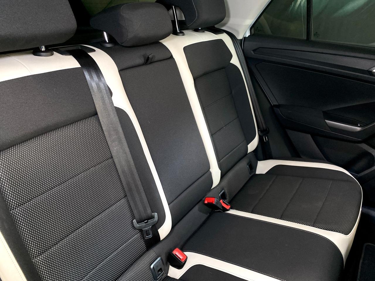 Volkswagen T-Roc 1.6 TDI 116CV Advanced 18” LED Navi Camera