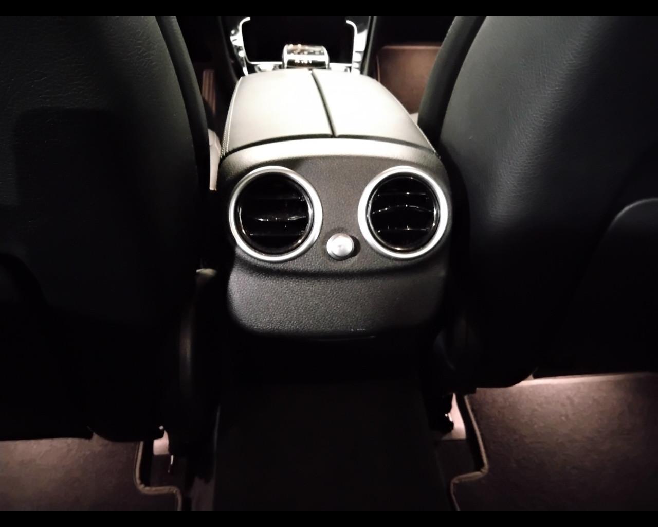 Mercedes-Benz Classe C-W205 2018 Berlina - C 220 d Premium 4matic auto