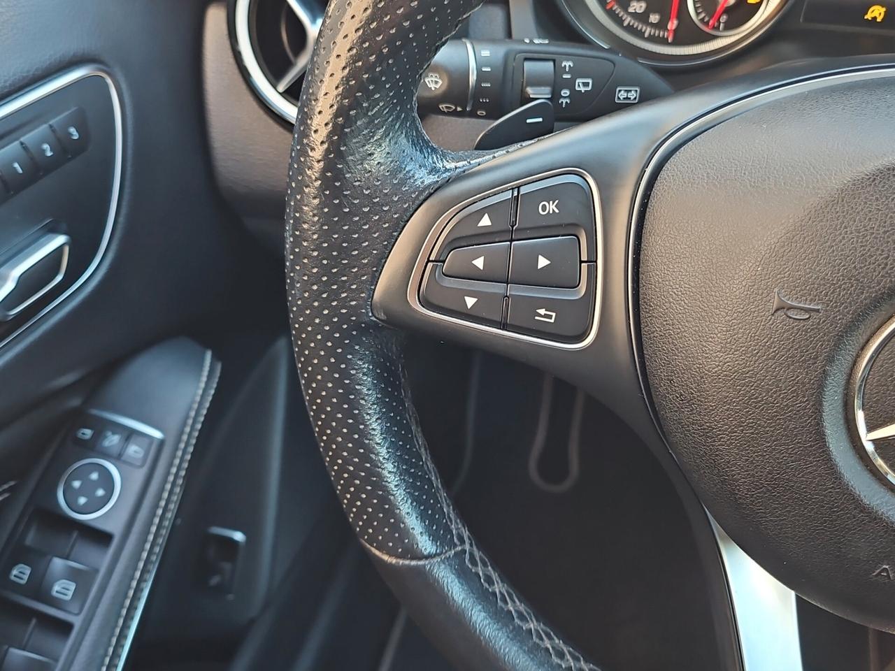 Mercedes-benz GLA 200 d Automatic Premium AMG FULL