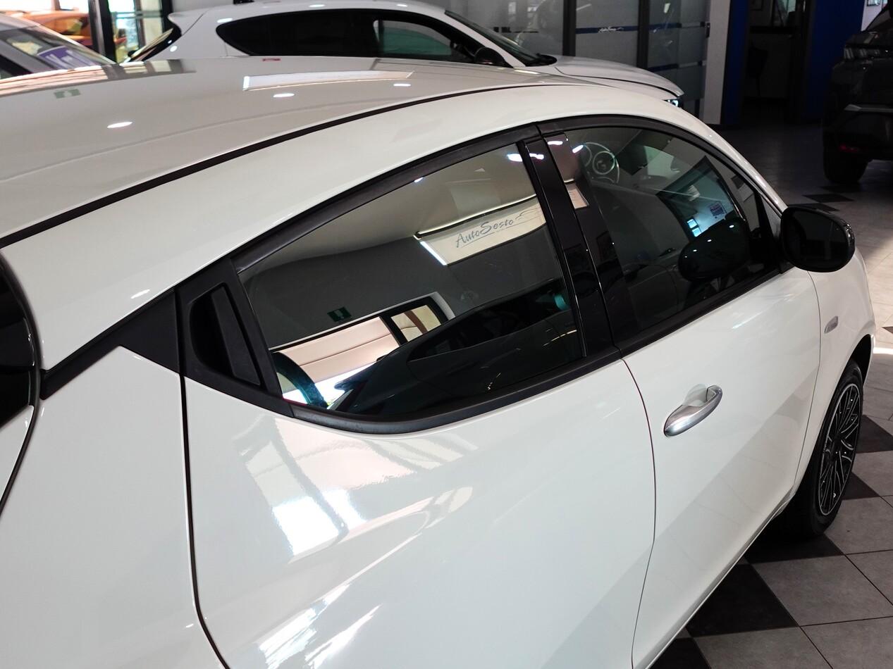 Lancia Ypsilon III 1.0 FIREFLY HYBRID 70 CV GOLD