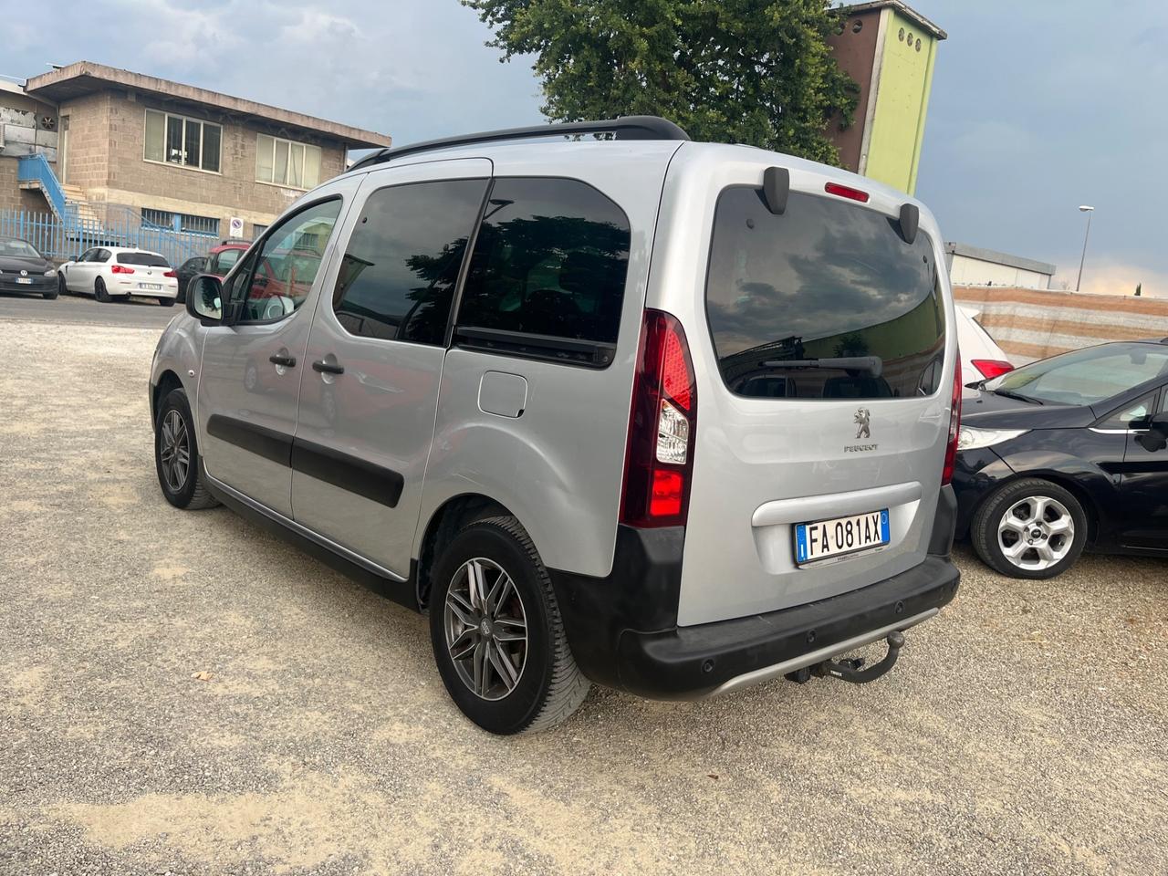 Peugeot Partner Tepee BlueHDi 120 S&S Outdoor