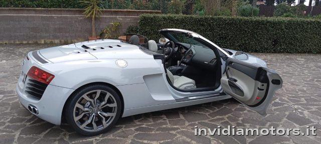 AUDI R8 Spyder 4.2 V8 FSI quattro R tronic