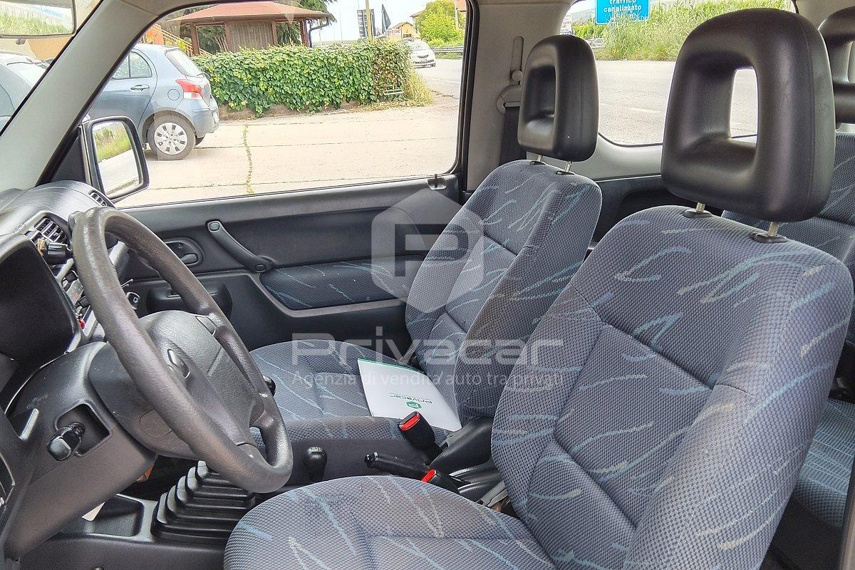 SUZUKI Jimny 1.3i 16V cat 4WD JLX