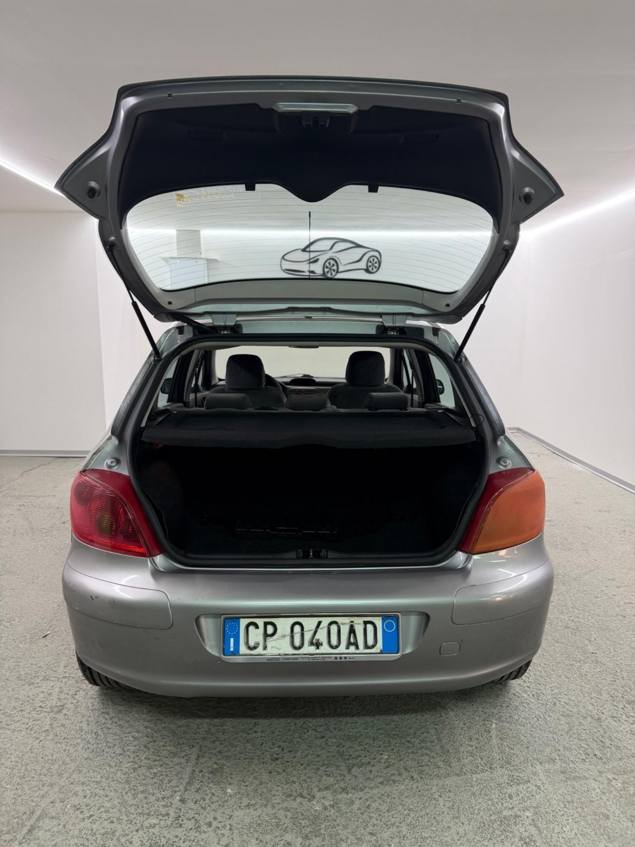 PEUGEOT 307 (anno 2004)