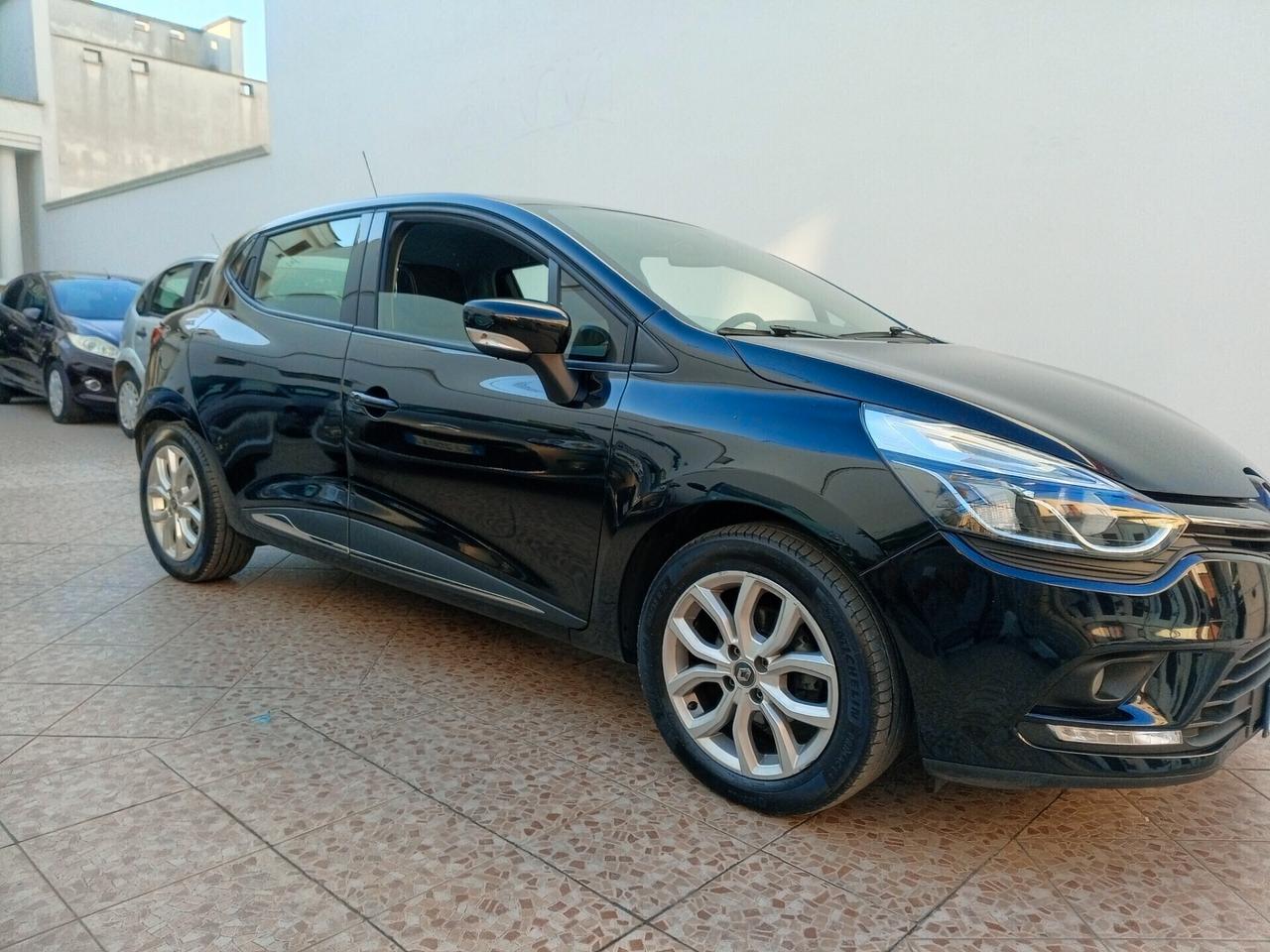 Renault Clio TCe 12V 90 CV GPL 5 porte Moschino Intens