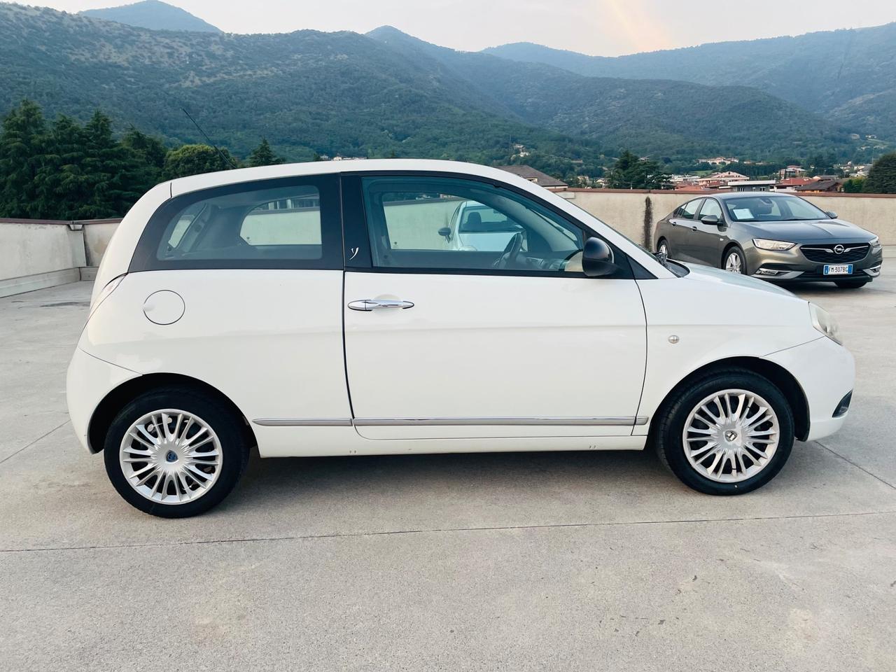 Lancia Ypsilon 1.2 Platinum OK NEOPATENTATI