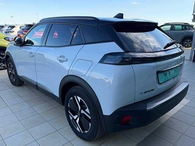 Peugeot 2008 motore elettrico 136 CV GT