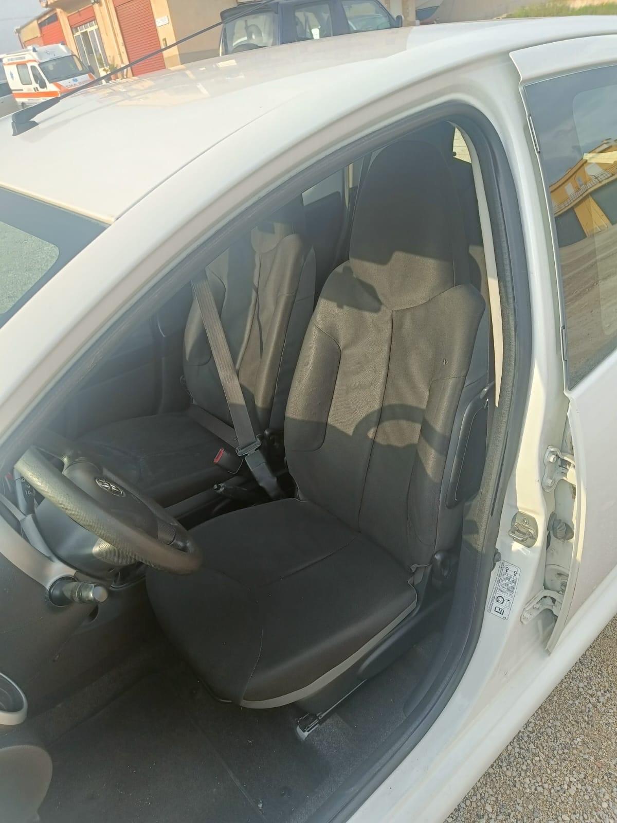 Toyota Aygo 1.0 12V VVT-i 5 porte Active Connect