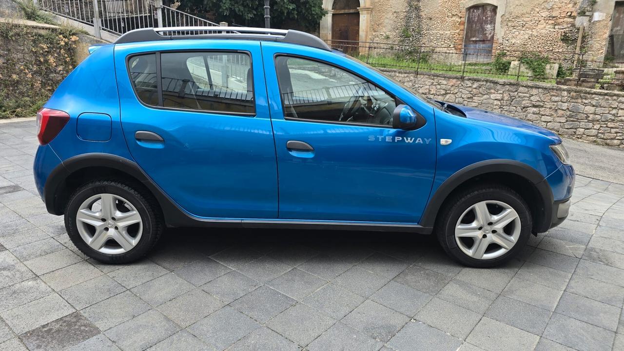 Dacia Sandero Stepway 1.5 diesel 90CV