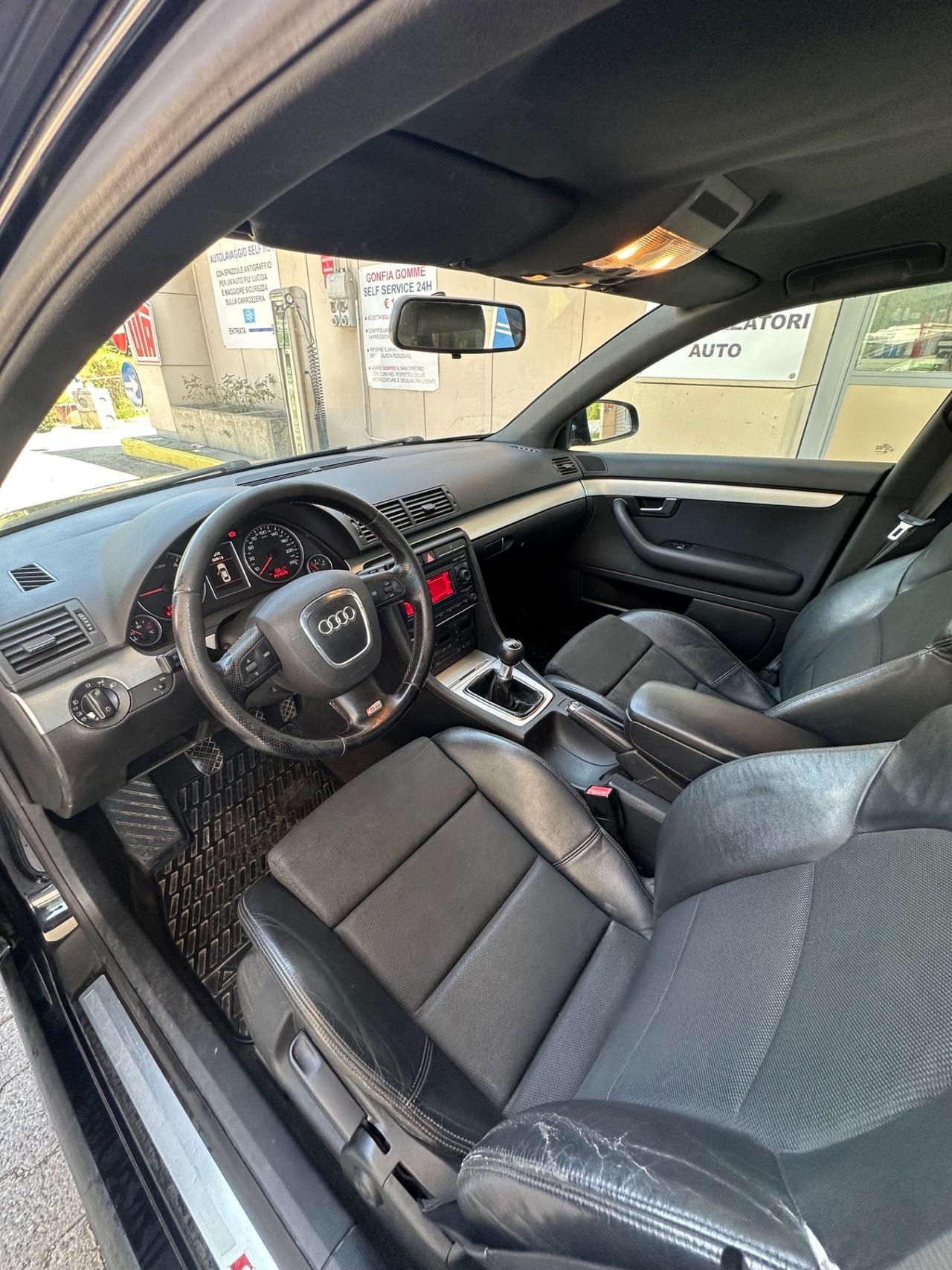 Audi A4 Avant S-LINE