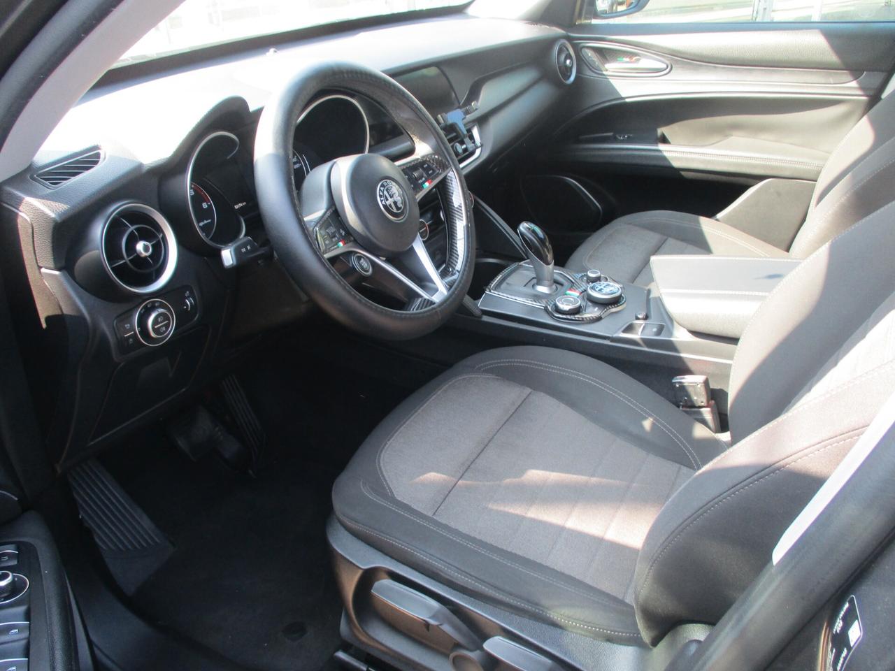 Alfa Romeo Stelvio 2.2 Turbodiesel 180 CV AT8 RWD Business