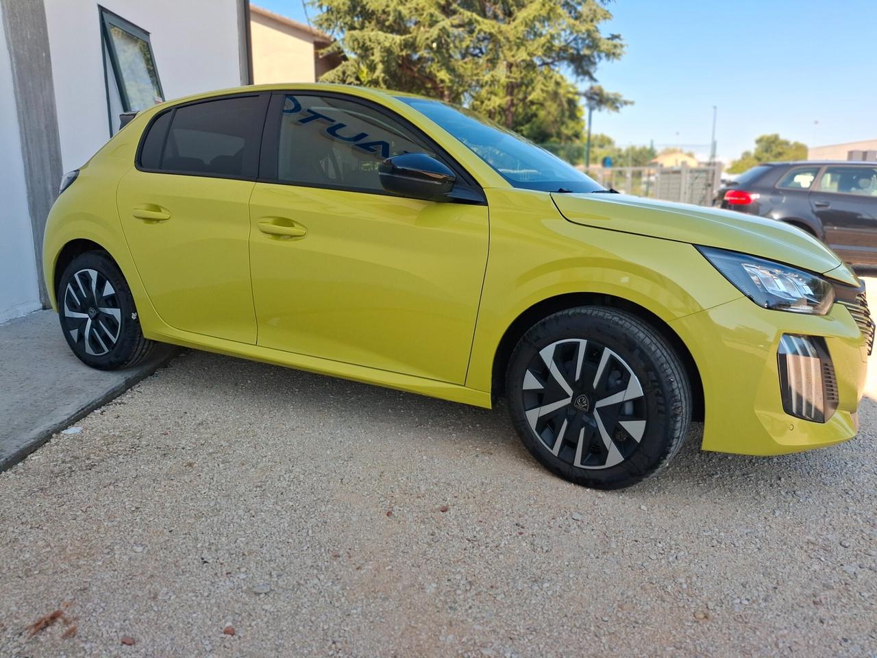 Peugeot 208 Hybrid 110 e-DCS6 Business