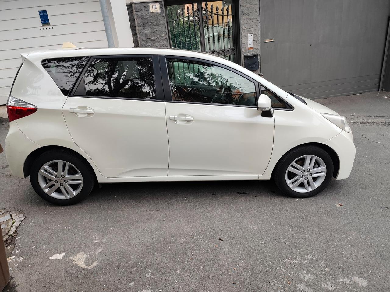 Toyota Verso-S 1.3 Full Optional 2012