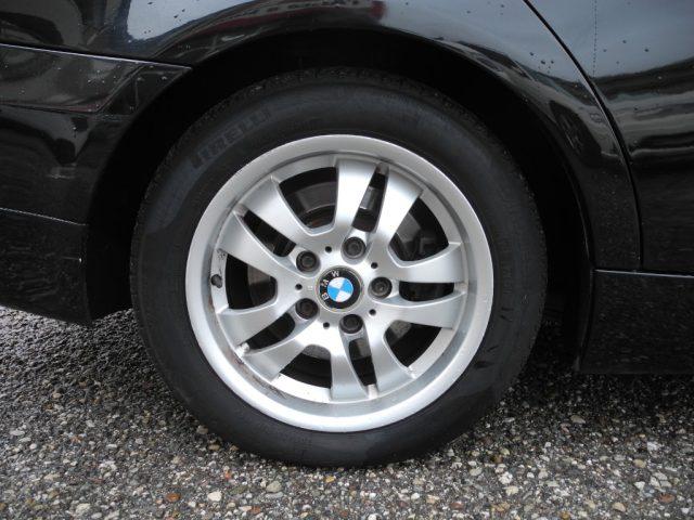 BMW 320 i Touring - PELLE - TETTO APRIBILE - LEGGERE NOTE