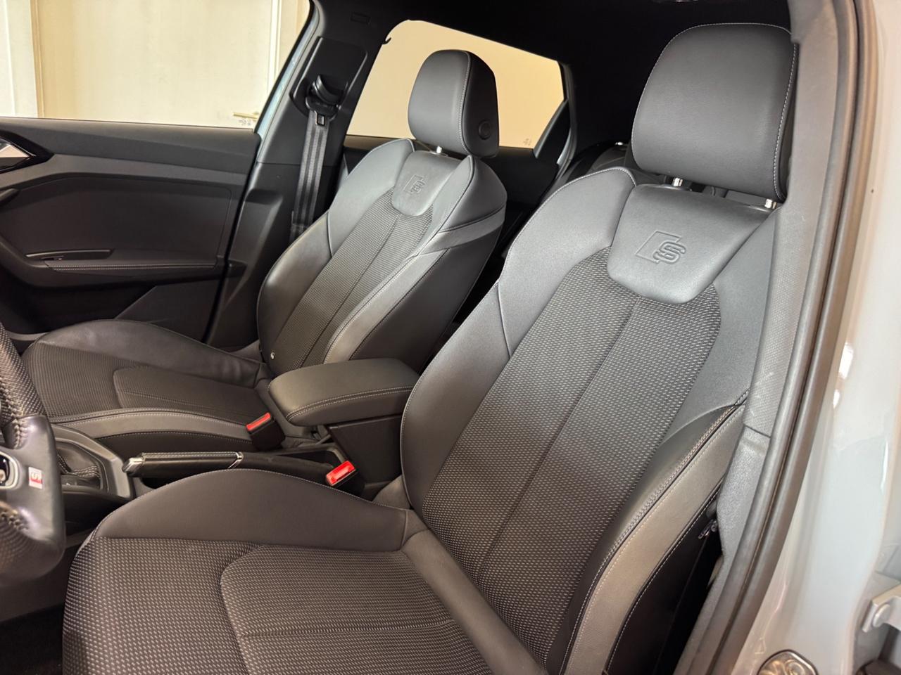 AUDI A1 CITYCARVER 35 TFSI S TRONIC S LINE EDITION