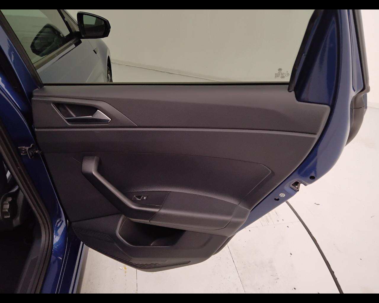 VOLKSWAGEN Polo VI 2022 - Polo 1.0 tsi R-Line 95cv