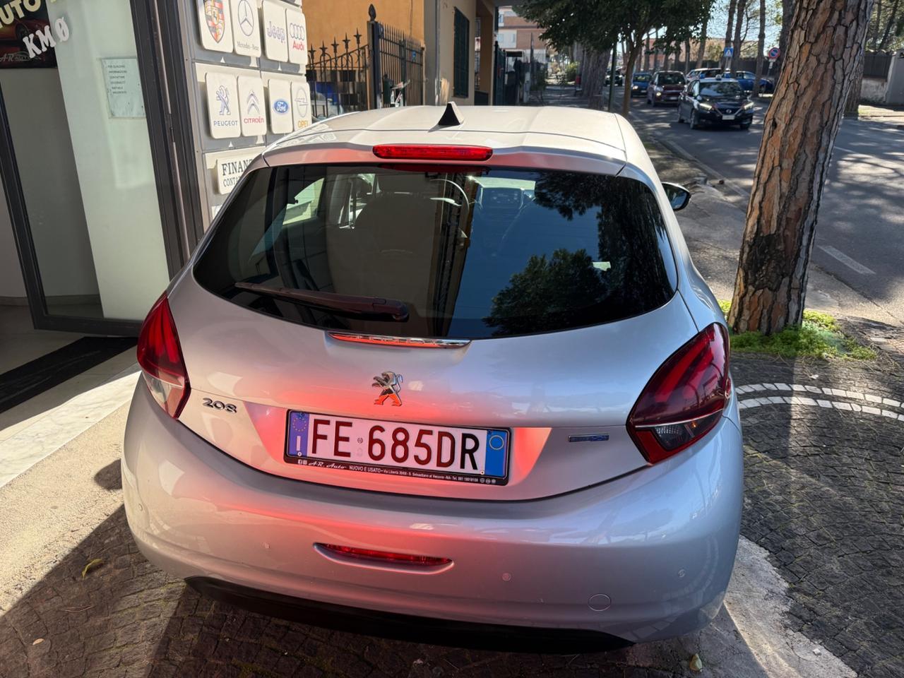 Peugeot 208 BlueHDi 75 3 porte Allure