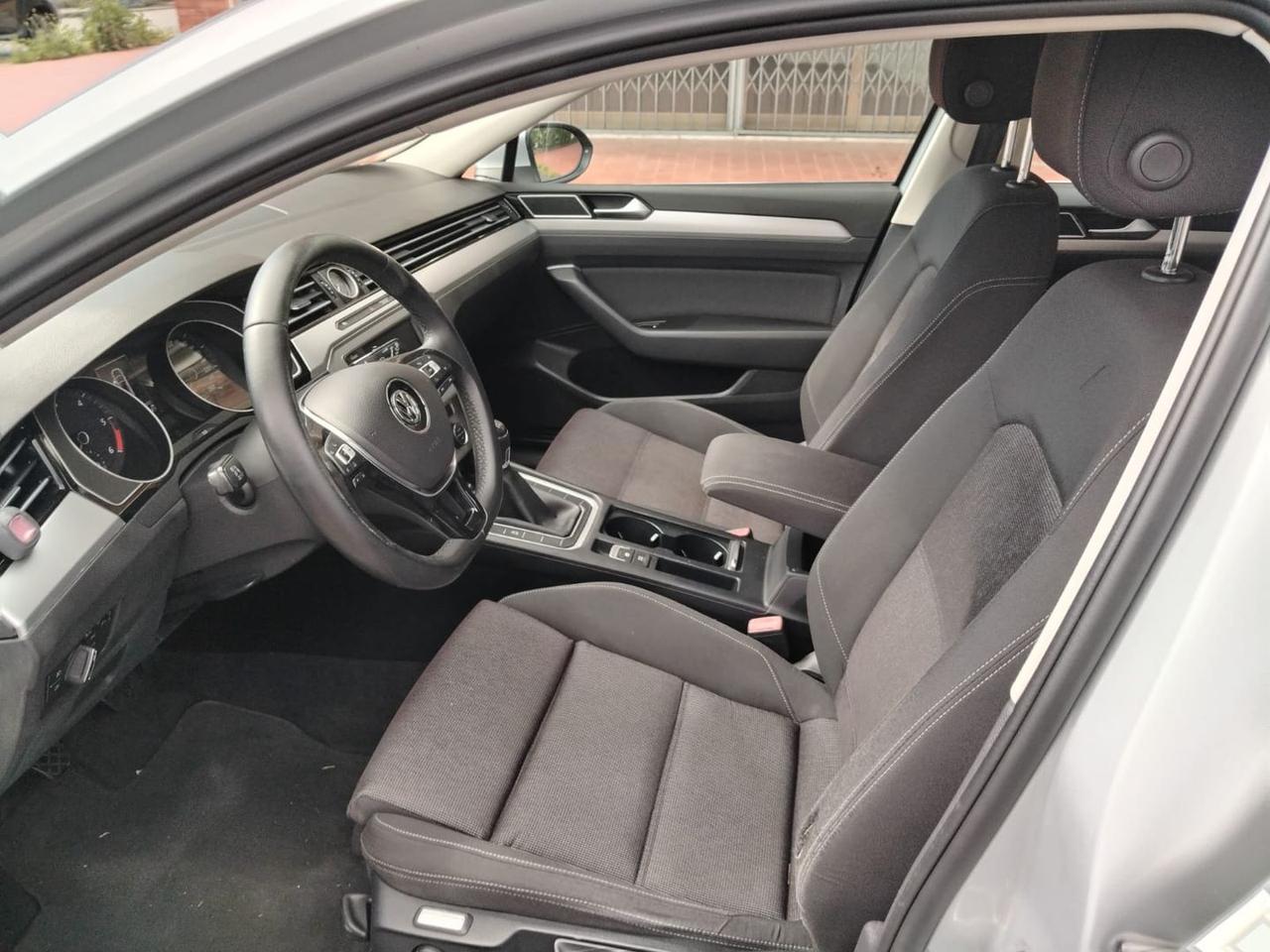 Volkswagen Passat Comfortline 1.6 TDI