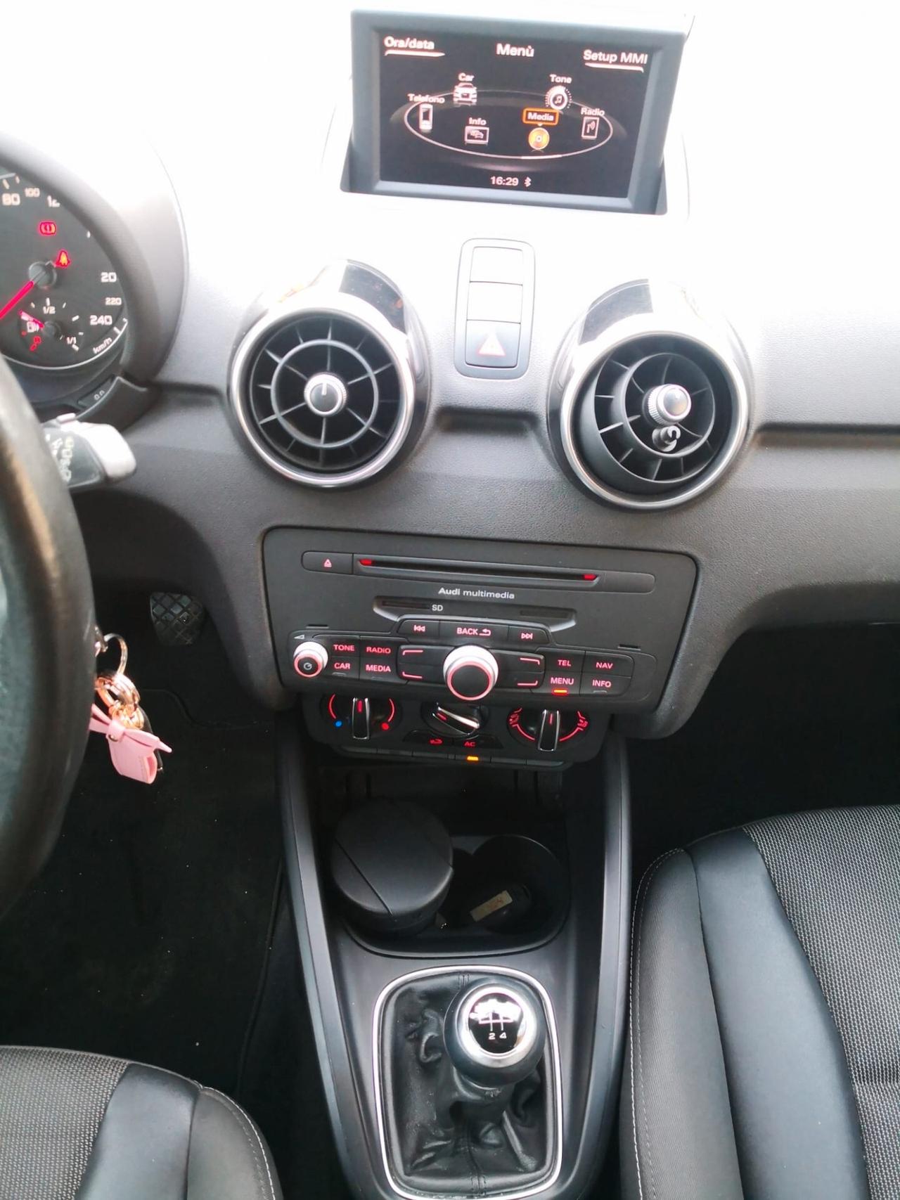 Audi A1 1.6 TDI 105 CV ***NEOPATENTATI***CIELO SCOLLATO***