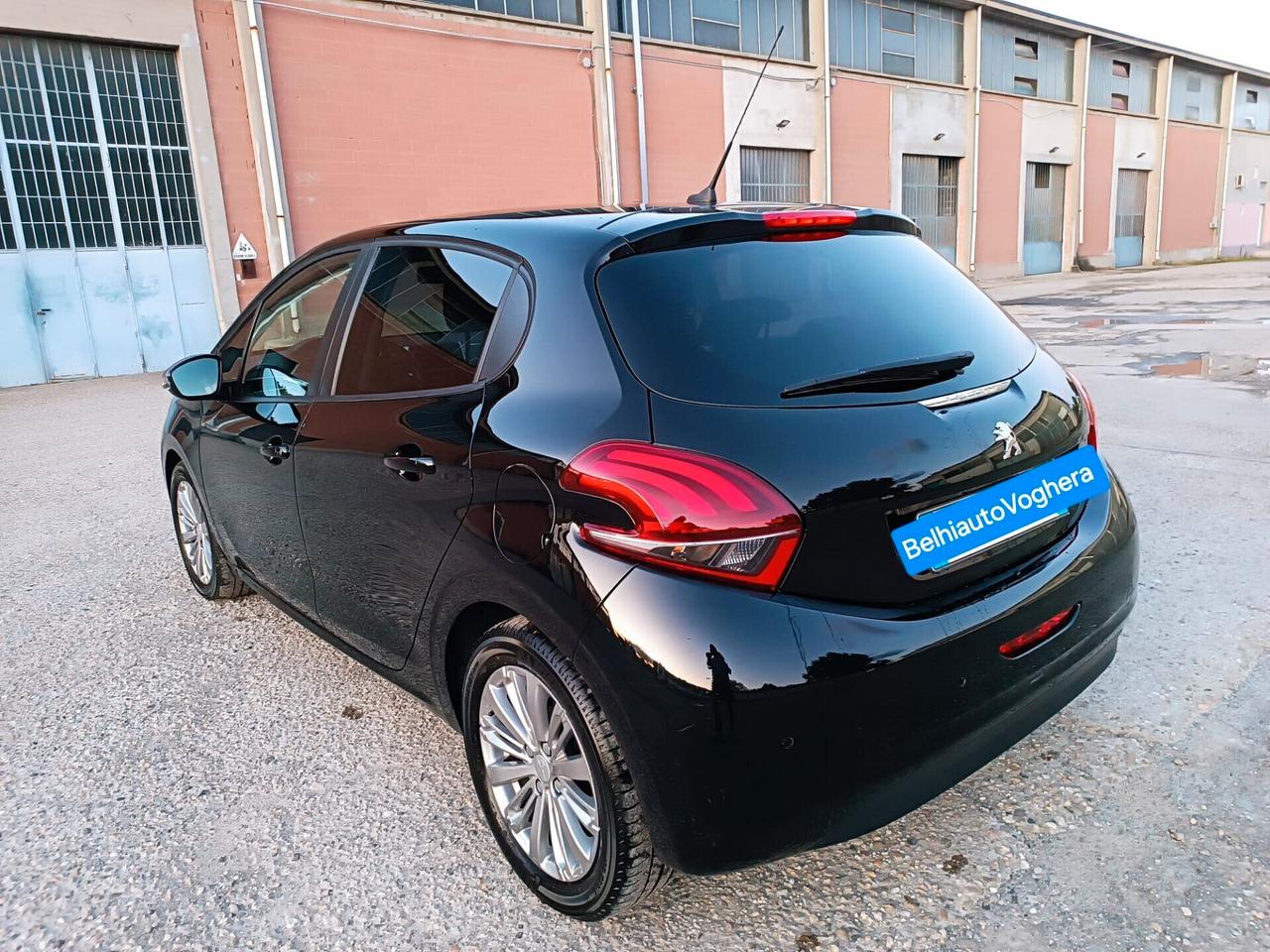 Peugeot 208 2018---1.2 Benzina Neopatentati