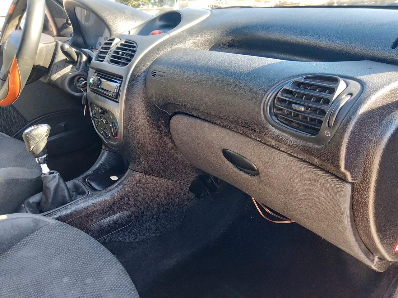 Peugeot 206 1.4 HDi 5p. Enfant Terrible