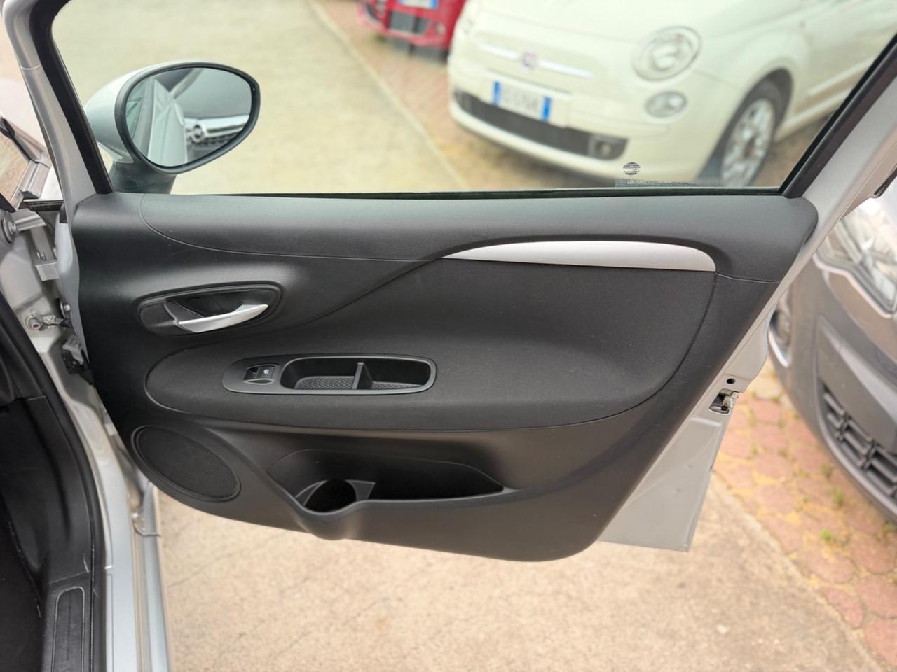 Fiat Punto 1.3 MJT 75 CV 5 porte Km Certificati