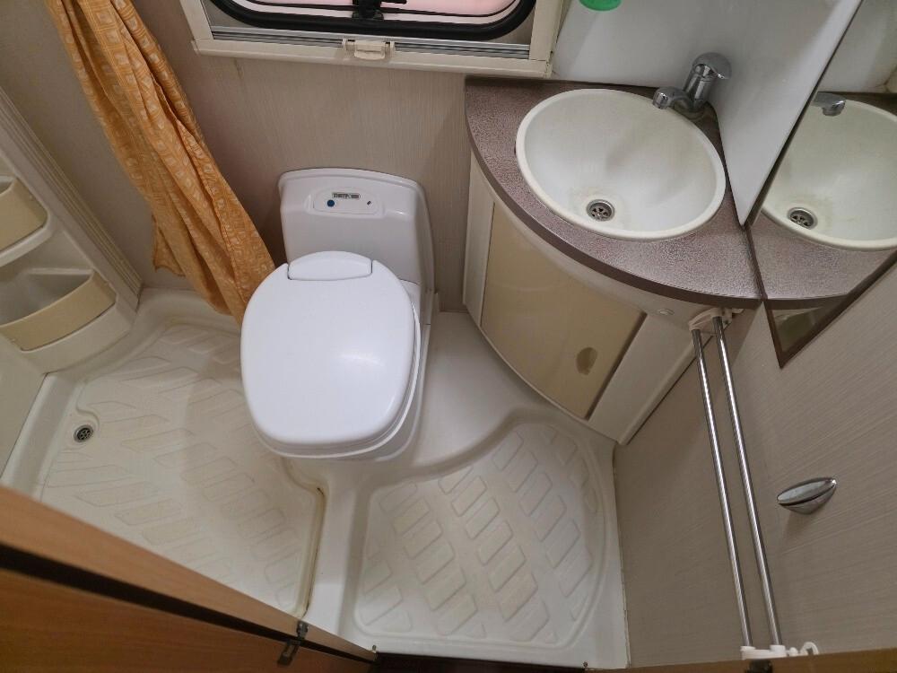 CAMPER CHALLENGER GENESIS 43