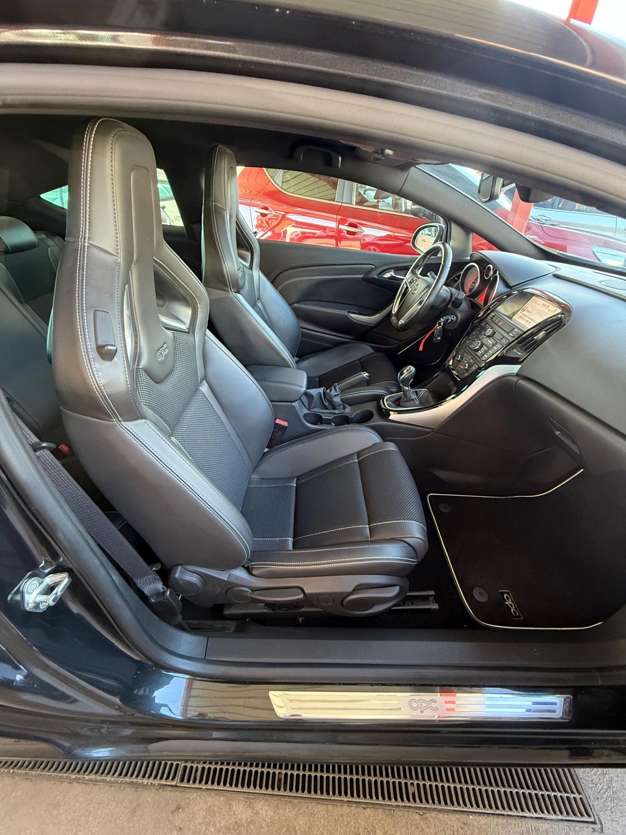 Astra GTC 2.0 Turbo 280CV -OPC-unipro-rate