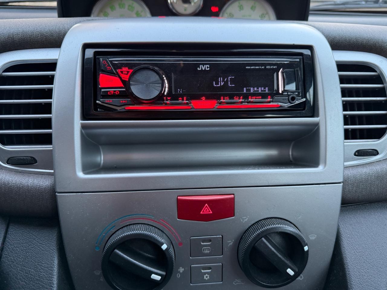 LANCIA YPSILON ECOCHIC 1.4 BENZ-GPL 2033 EURO4