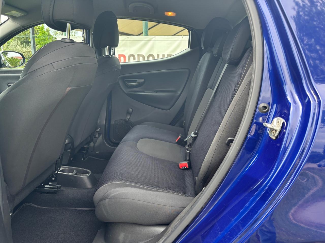 Lancia Ypsilon 1.2 69CV GPL S MOMODESIGN-2013