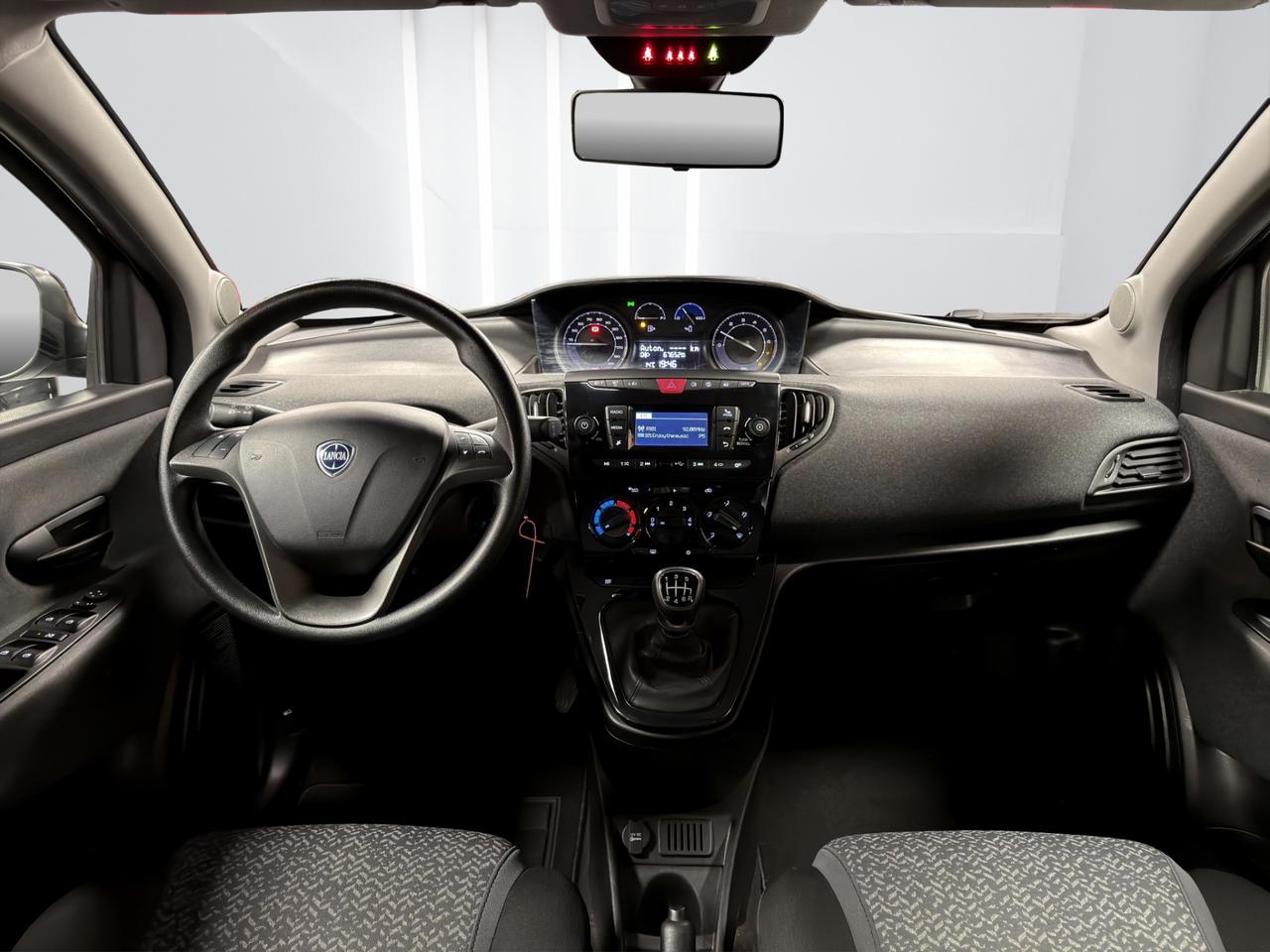 Lancia Ypsilon 1.0 firefly hybrid Silver Plus s&s 70cv