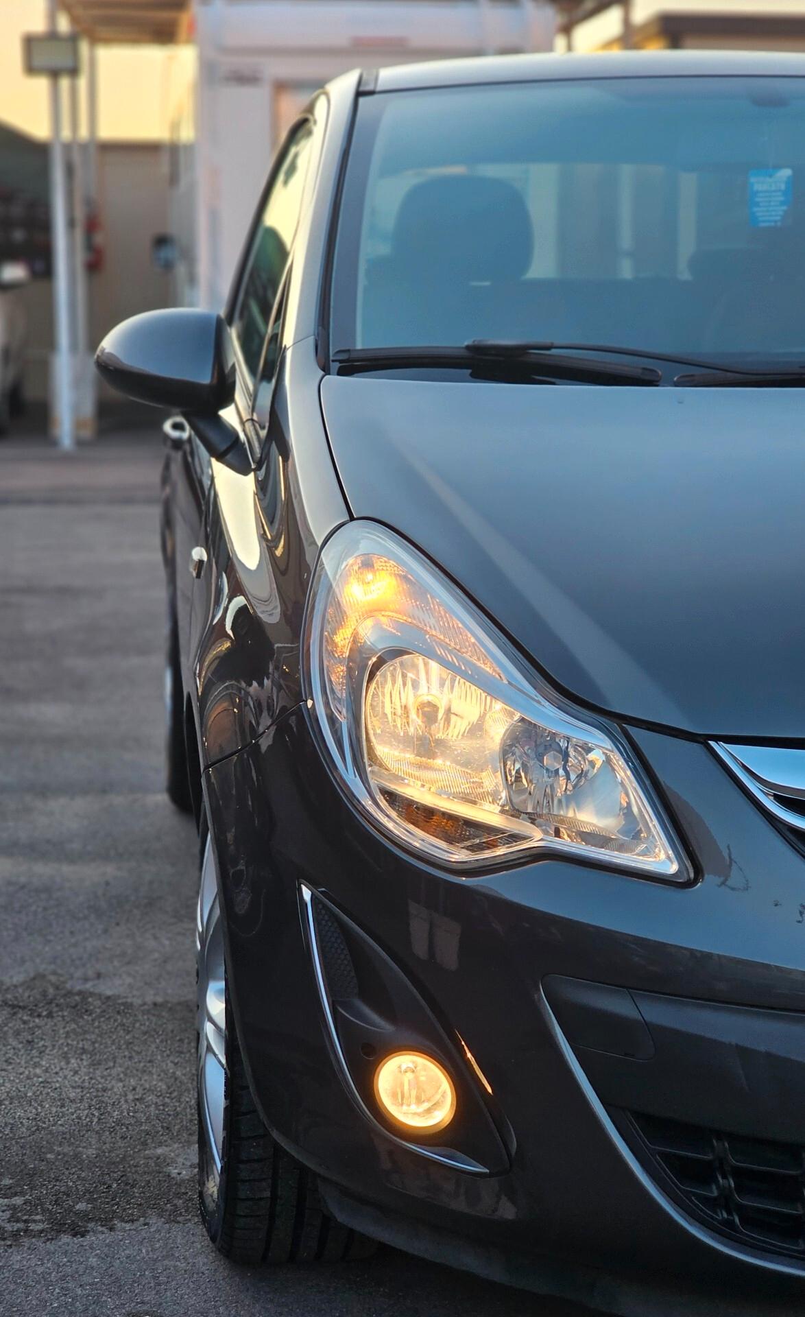 Opel Corsa 1.2 3 porte Club