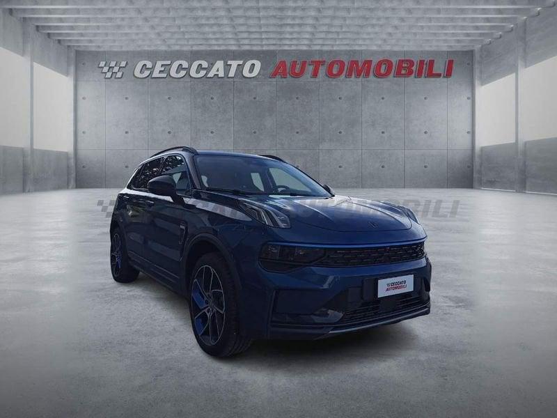 Lynk & Co 01 01 1.5 td phev