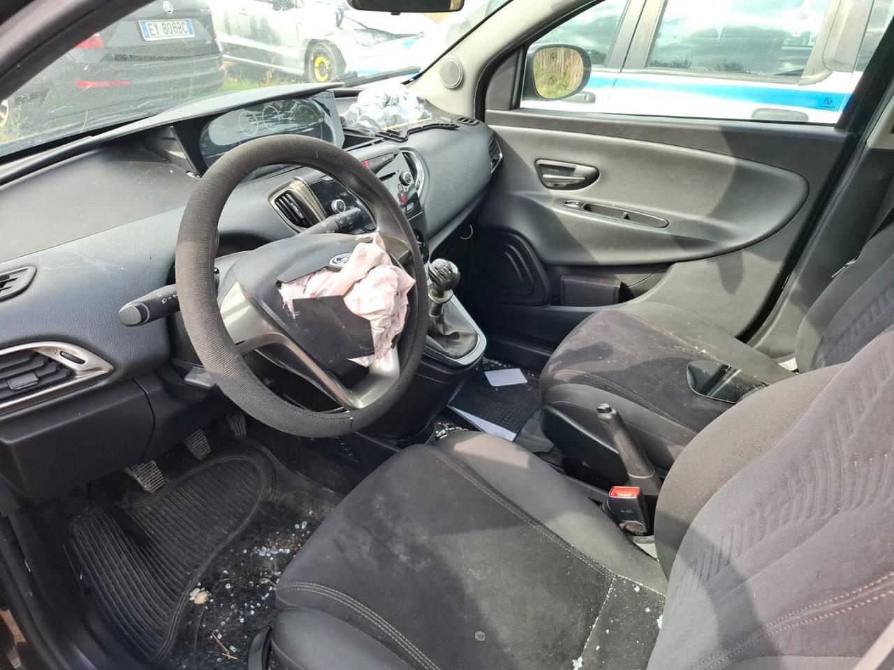 LANCIA YPSILON PLATINUM SINISTRATA MOTORE PARTE