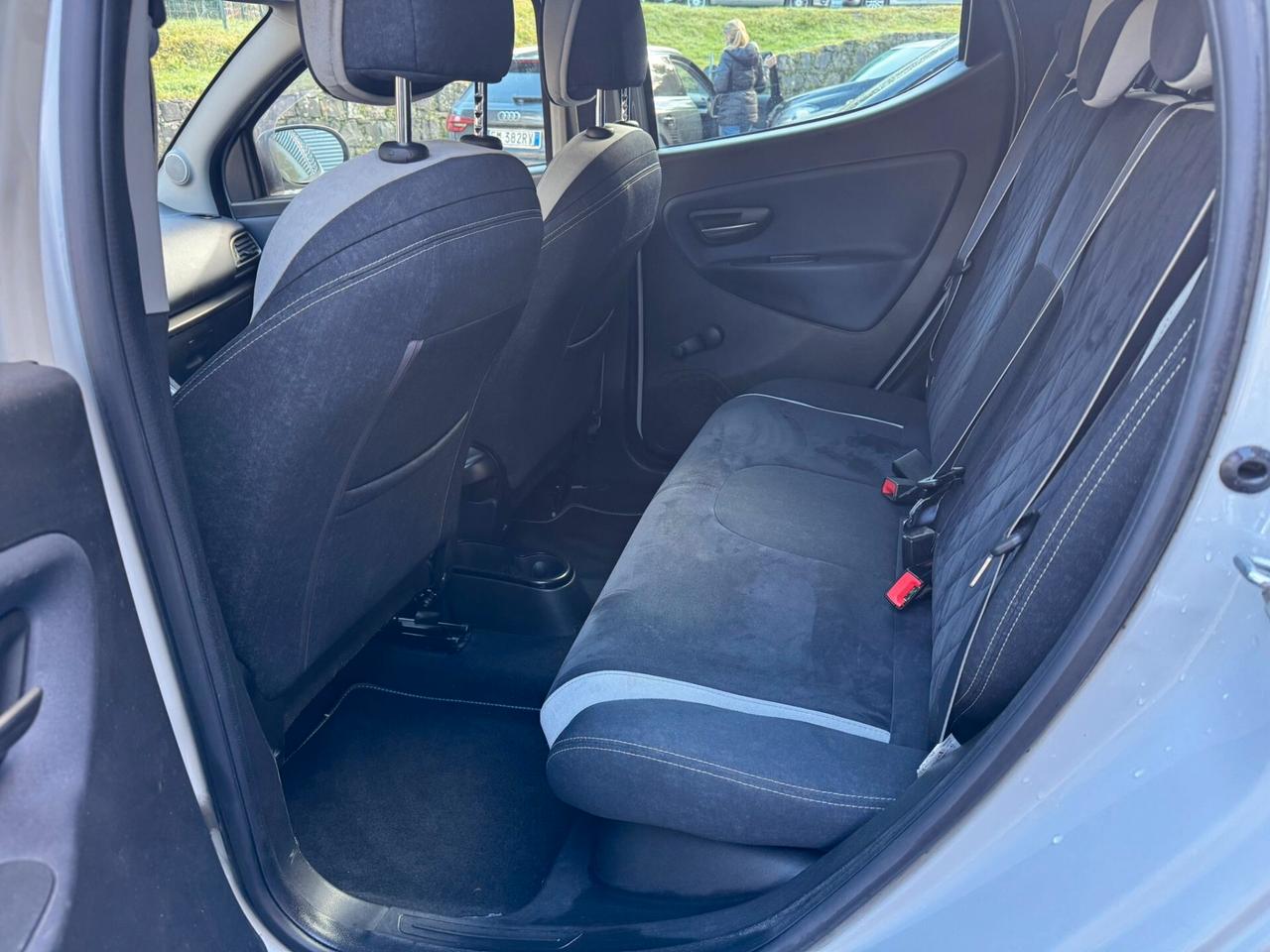 Lancia Ypsilon 1.3 MJT 16V 95 CV EURO6 GARANZIA 1 ANNO