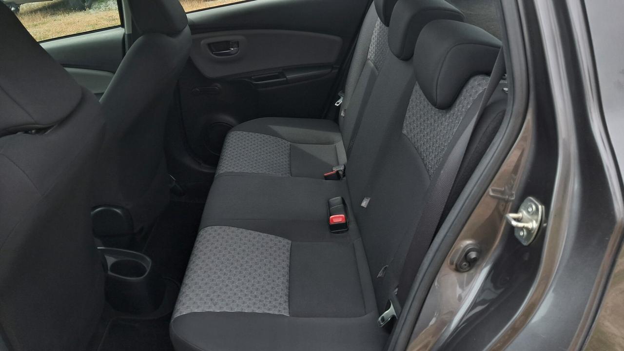 Toyota Yaris 1.0 5 porte Active