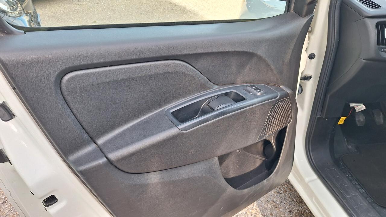 Fiat Doblo 1.3 MJT 95 CV * 3 Posti