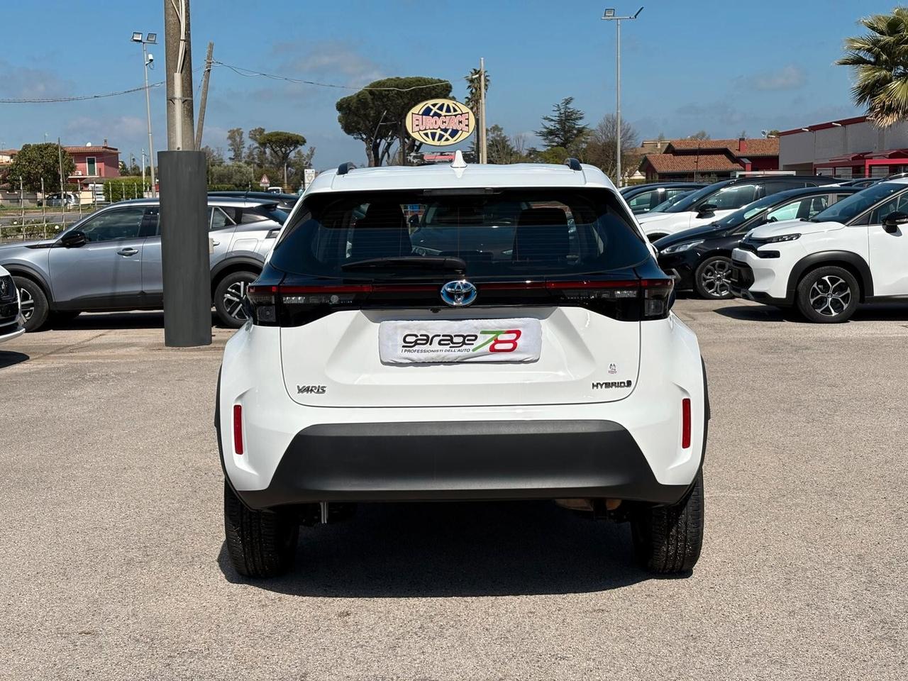 Toyota Yaris Cross 1.5 Hybrid 5p. E-CVT AWD-i Business